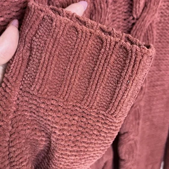 American Eagle Burgundy/Red Knit Sweater - Picture 7 of 10